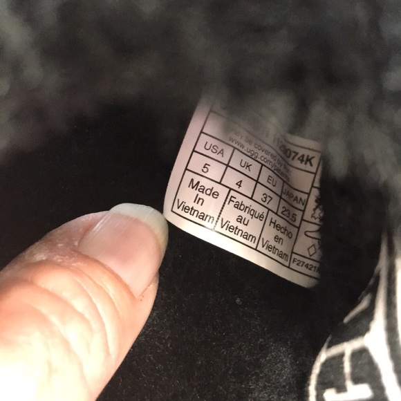 BNWOT UGGS K DISCO SLIDE - Picture 4 of 7